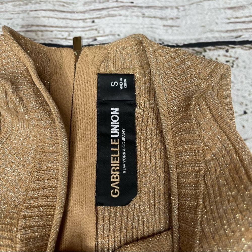 NWOT Gabrielle Union for NY&Co Gold Shimmer Sleeveless Tank  Size S - Picture 2 of 7